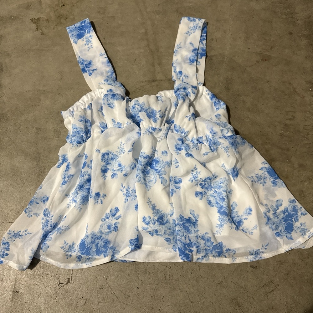 Elegant White and Blue Floral Women's Blouse - Picture 2 of 3